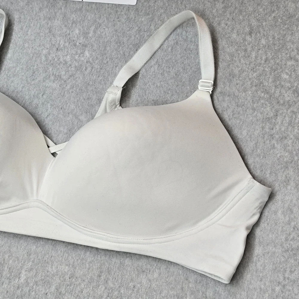 Torrid Women Bra 50B White T Shirt Wireless Strap Adjustable READ